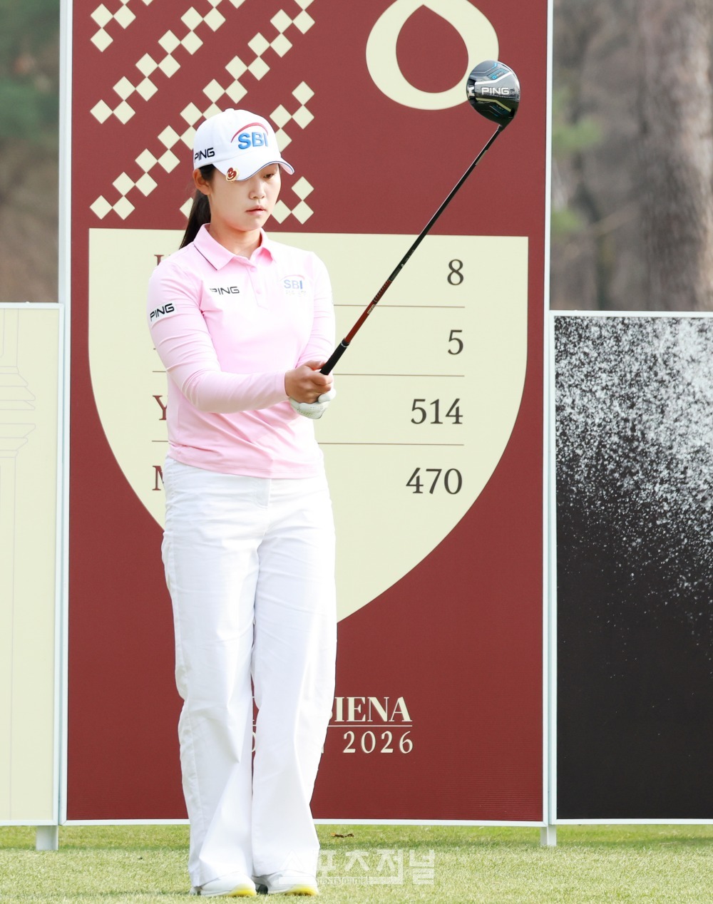 더시에나 김지영8 번홀 티샷 후 이동