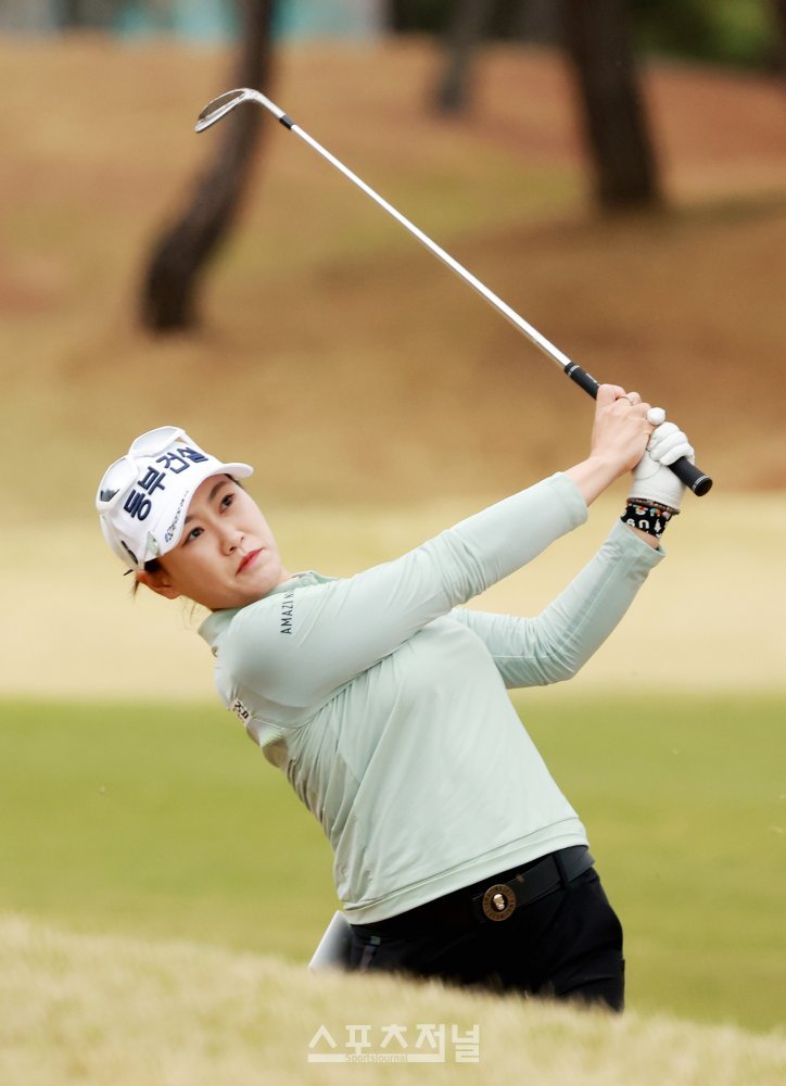 [청년골프] 지한솔 세컨드 샷 ,KLPGA 'iM금융오픈 2026' 둘째 날 티샷