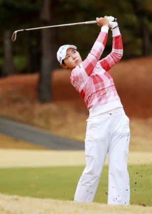 [청년골프] 지한솔 세컨드 샷 ,KLPGA 'iM금융오픈 2026' 둘째 날 티샷