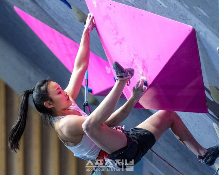 대한산악연맹, 서채현·이도현 2026 우장 월드클라이밍 리드 동메달 획득
